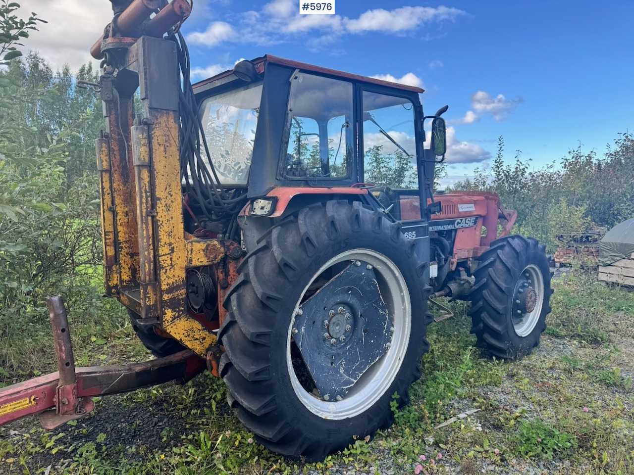 1985 Case International 685 with Log Trailer - 拖拉机:图3 1985 Case International 685 with Log Trailer - 拖拉机:图3