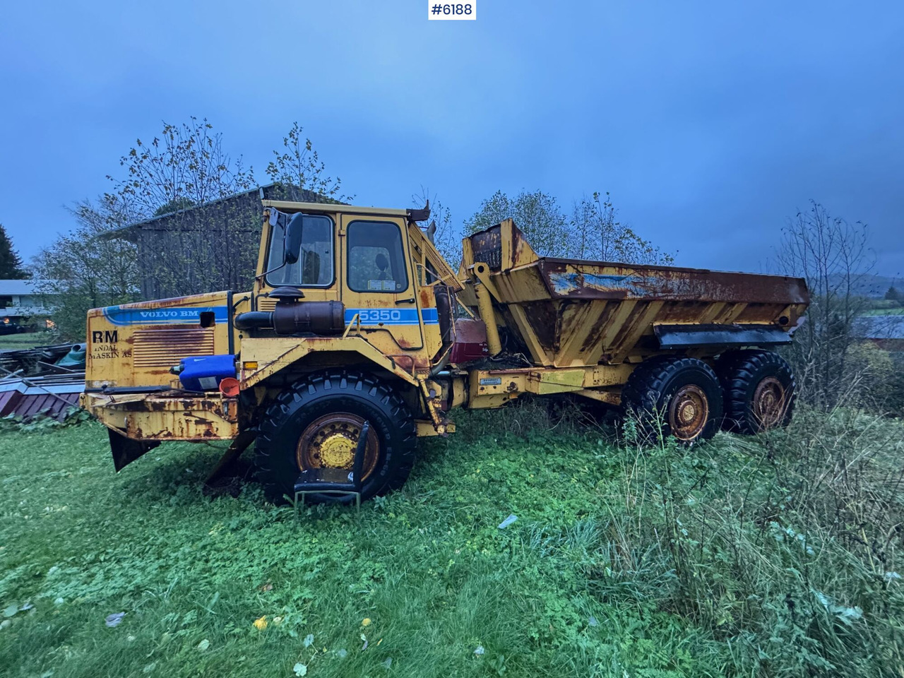 1985 Volvo BM 5350B 6x6 dumper - 铰接式自卸车:图2 1985 Volvo BM 5350B 6x6 dumper - 铰接式自卸车:图2