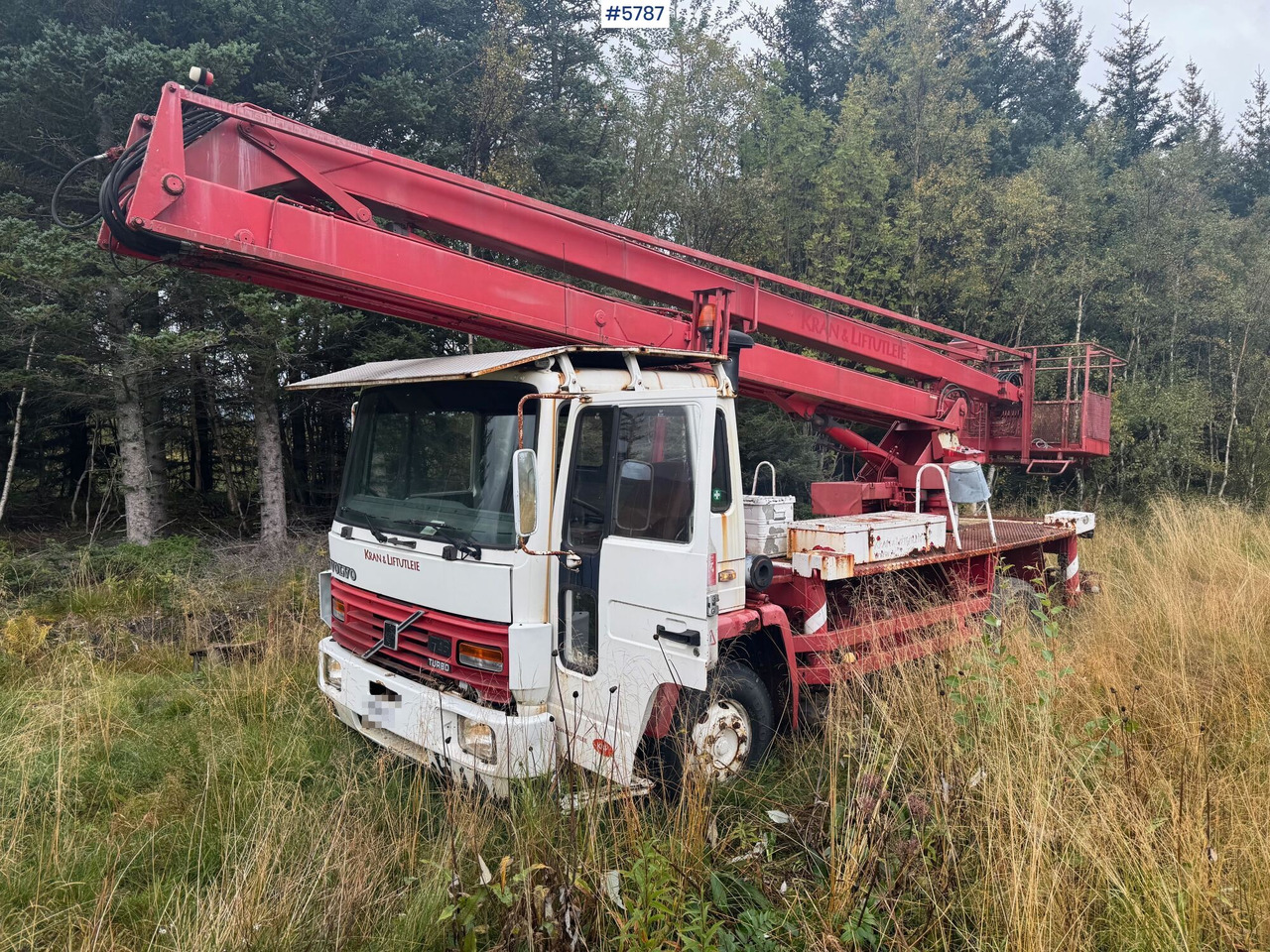 1986 Volvo FL614 with Lift. SEE VIDEO! - 车载空中平台:图1 1986 Volvo FL614 with Lift. SEE VIDEO! - 车载空中平台:图1