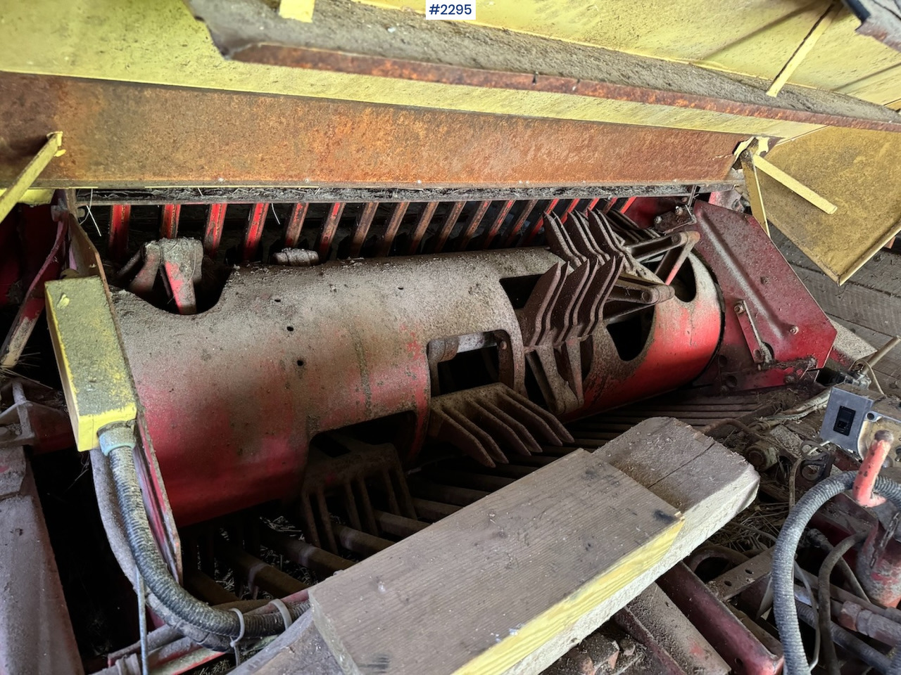 1990 Krone Turbo 2500 Loading trolley - 干草和饲料设备:图5 1990 Krone Turbo 2500 Loading trolley - 干草和饲料设备:图5