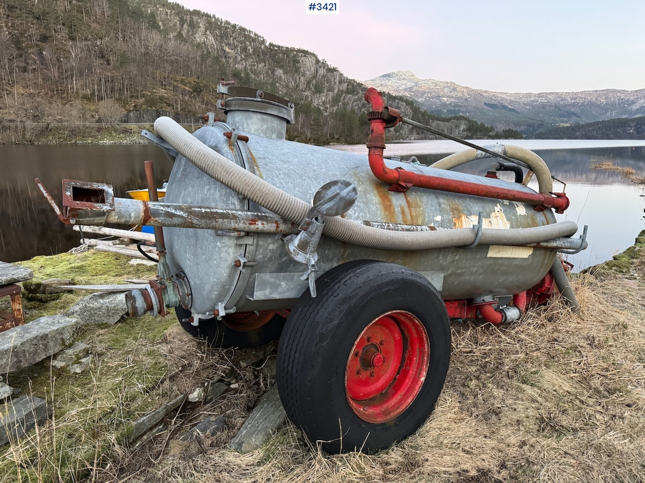 1990 Record Vacuum truck w/cannon - 干草和饲料设备:图3 1990 Record Vacuum truck w/cannon - 干草和饲料设备:图3