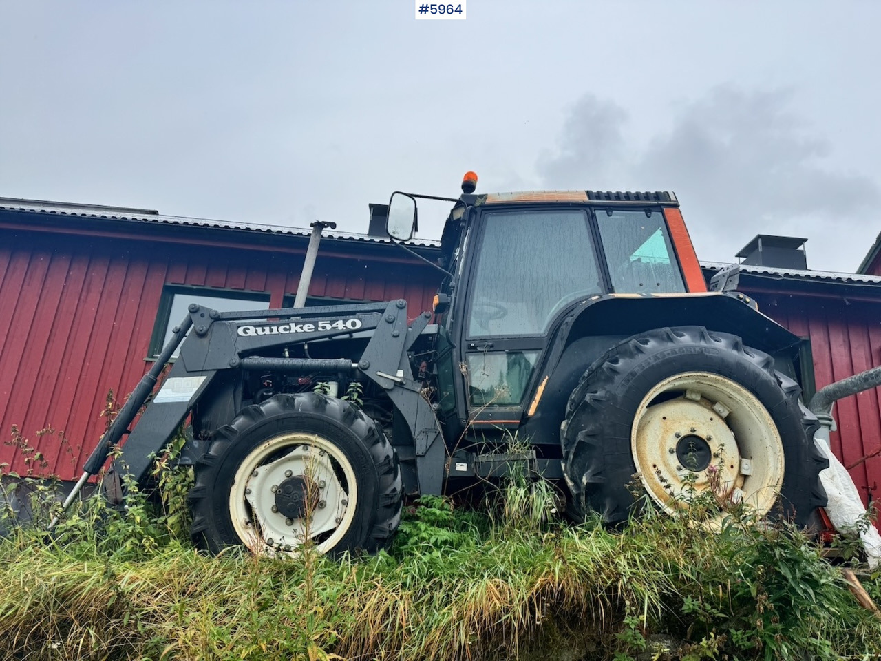 1991 Valmet 6100 Turbo with front loader and bucket - 拖拉机:图1 1991 Valmet 6100 Turbo with front loader and bucket - 拖拉机:图1