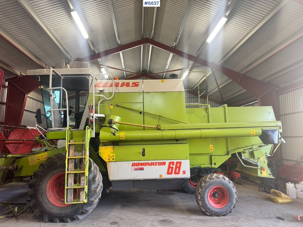 1999 Claas Dominator 68 S combine harvester with twin wheels. Well-maintained / Recently upgraded! - 联合收割机:图2 1999 Claas Dominator 68 S combine harvester with twin wheels. Well-maintained / Recently upgraded! - 联合收割机:图2