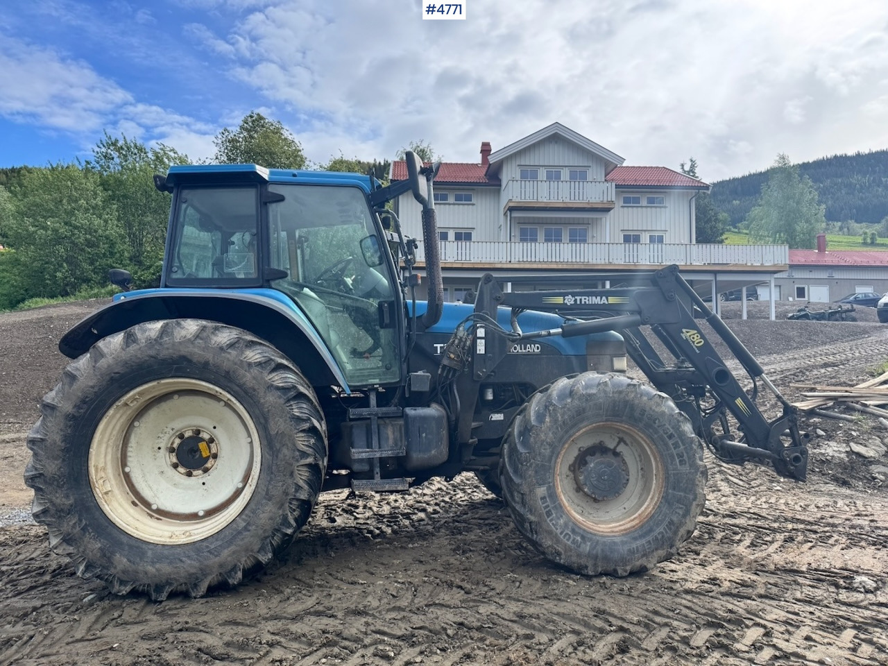 2000 New Holland TM135 4x4 w/ Front loader - 拖拉机:图5 2000 New Holland TM135 4x4 w/ Front loader - 拖拉机:图5
