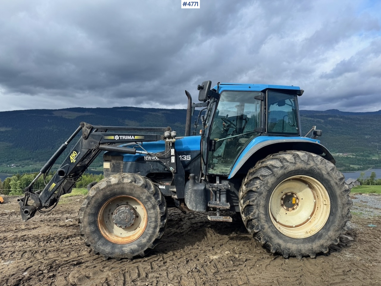 2000 New Holland TM135 4x4 w/ Front loader - 拖拉机:图4 2000 New Holland TM135 4x4 w/ Front loader - 拖拉机:图4