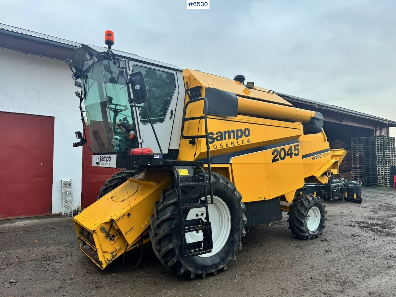 2000 Sampo Rosenlaw SR2045 Combine. 1560 hours! - 联合收割机:图2 2000 Sampo Rosenlaw SR2045 Combine. 1560 hours! - 联合收割机:图2