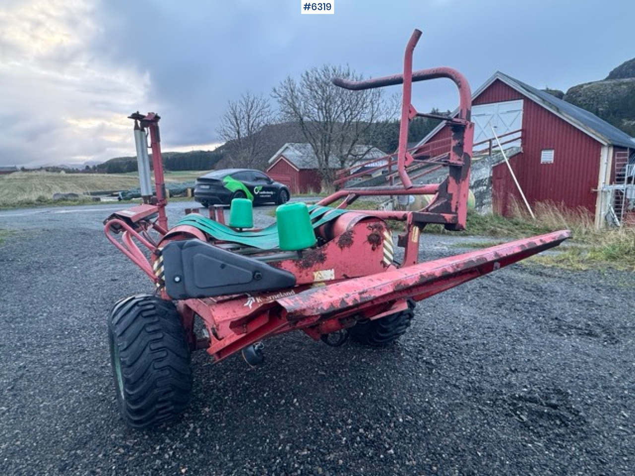 2002 Kverneland UN 7515 round bale wrapper - 干草和饲料设备:图3 2002 Kverneland UN 7515 round bale wrapper - 干草和饲料设备:图3