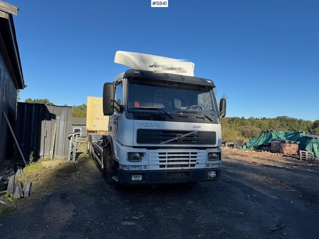 2002 Volvo FM 6x2. - 集装箱运输车/ 可拆卸车身的卡车:图3 2002 Volvo FM 6x2. - 集装箱运输车/ 可拆卸车身的卡车:图3
