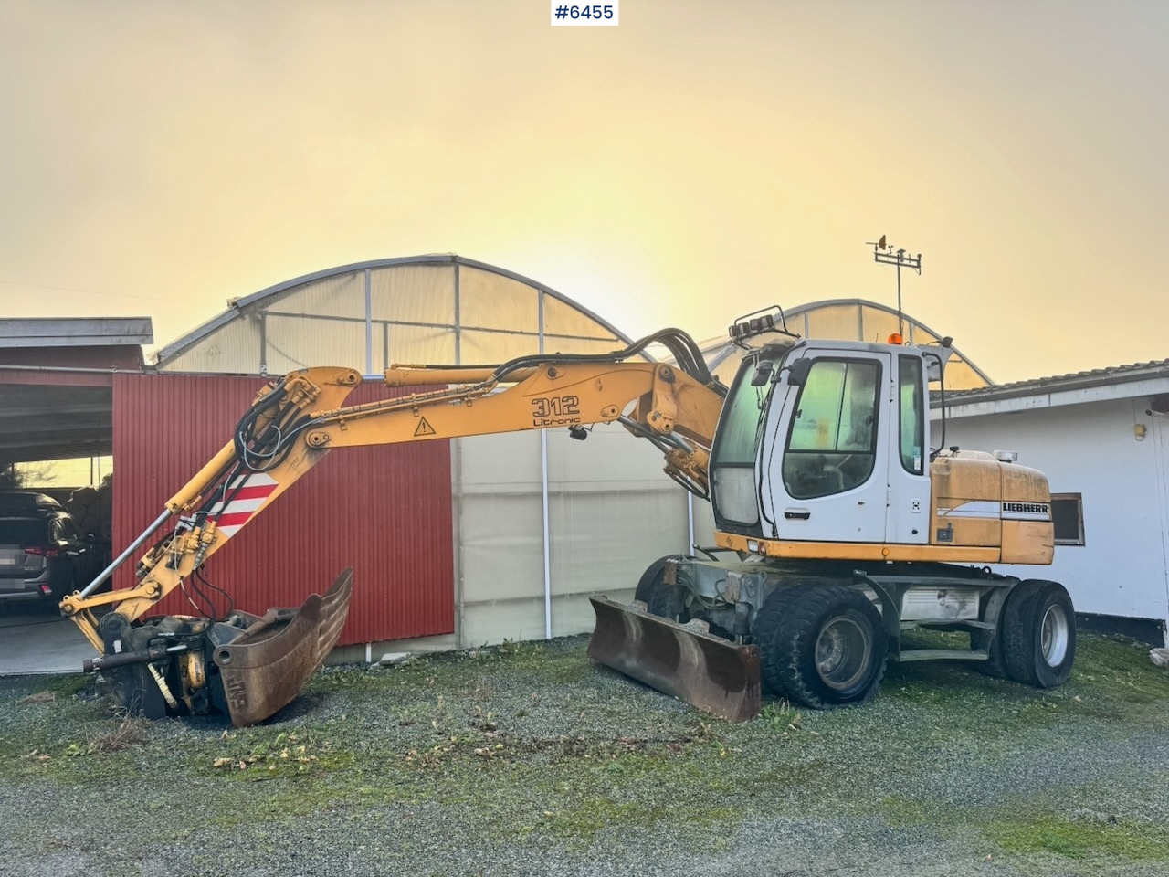2003 Liebherr 312 Wheeled excavator w/ Rototilt and 2 buckets. - 挖掘机:图3 2003 Liebherr 312 Wheeled excavator w/ Rototilt and 2 buckets. - 挖掘机:图3