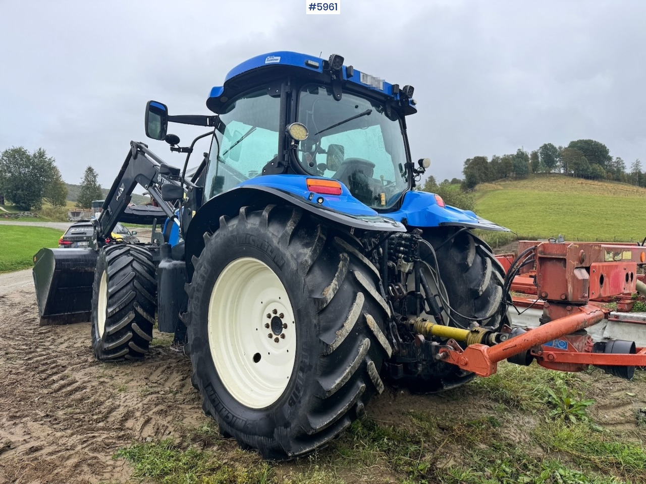 2004 New Holland TS115A with front loader - 拖拉机:图5 2004 New Holland TS115A with front loader - 拖拉机:图5