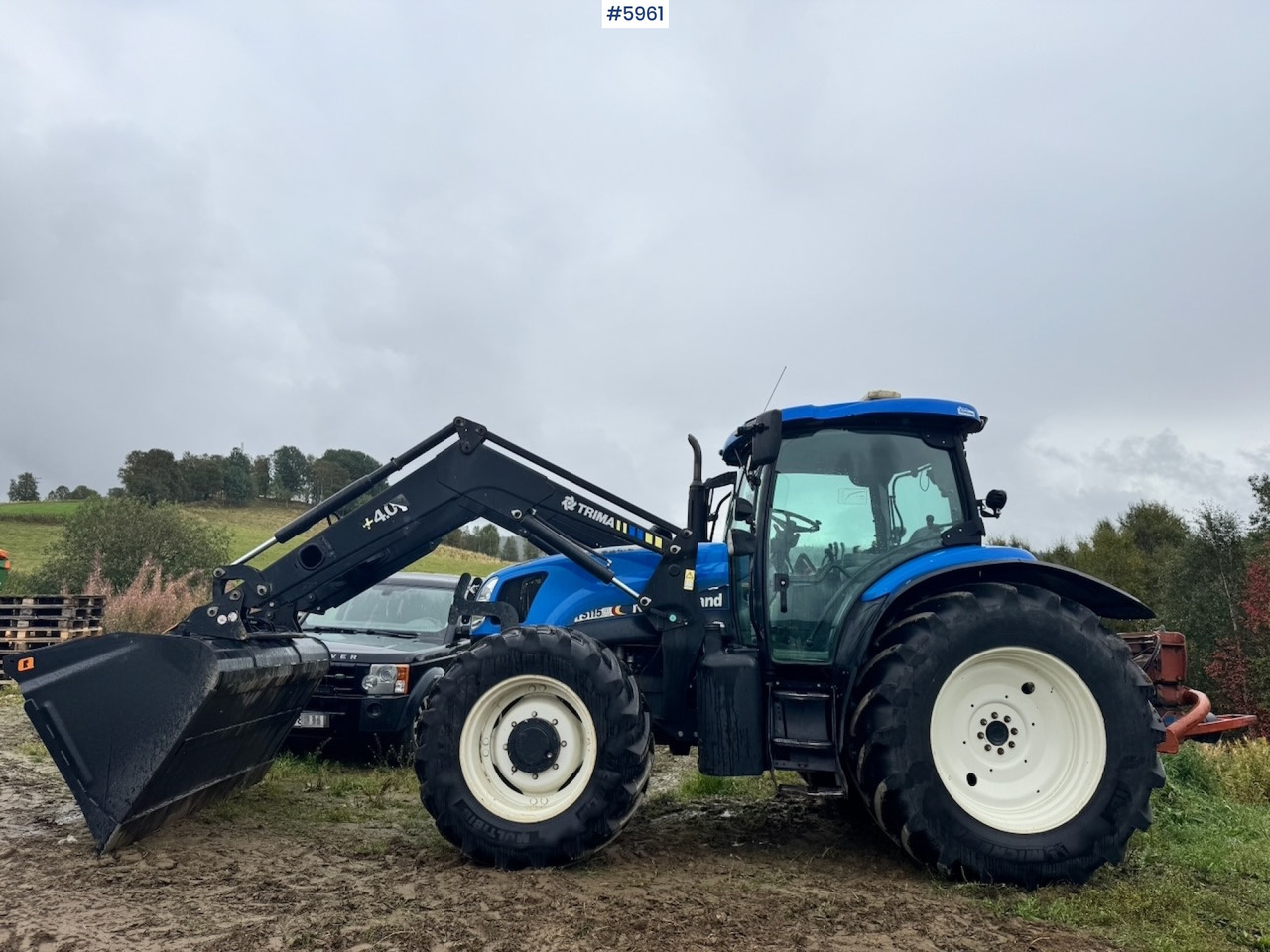 2004 New Holland TS115A with front loader - 拖拉机:图1 2004 New Holland TS115A with front loader - 拖拉机:图1