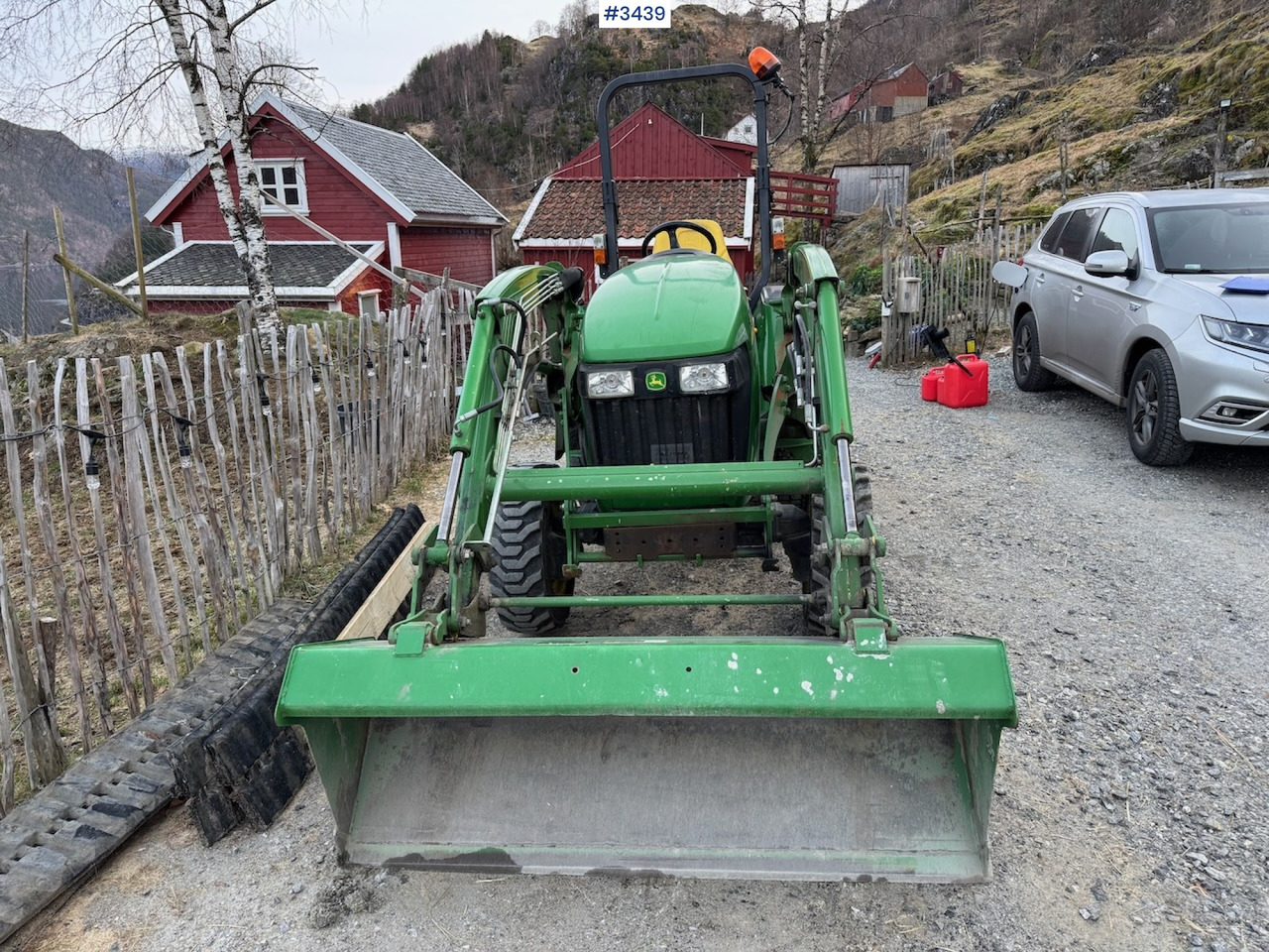 2008 John Deere 3720 w/front loader and bucket - 拖拉机:图2 2008 John Deere 3720 w/front loader and bucket - 拖拉机:图2