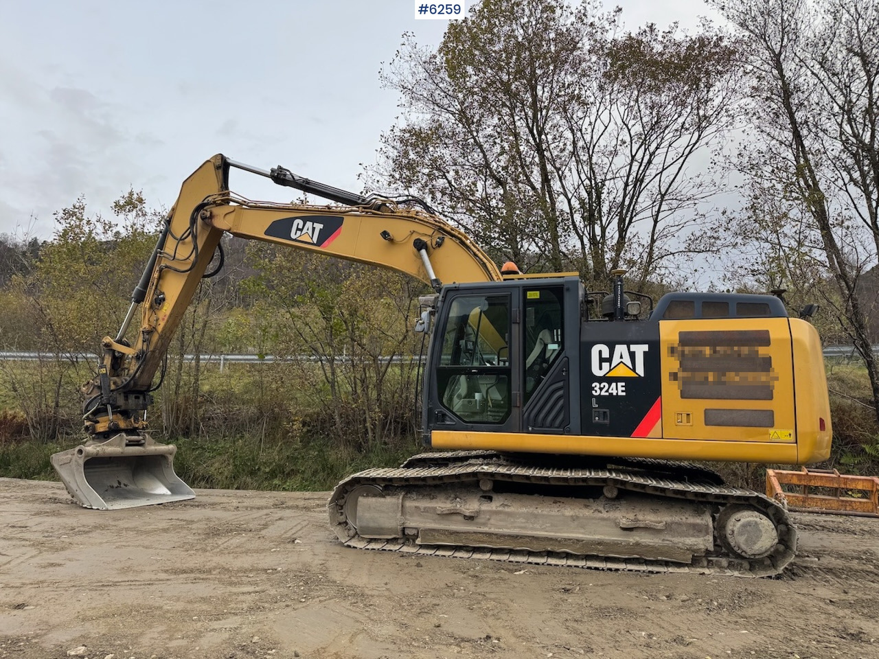 2012 Cat 324 E w/ rotor tilt, sanding bucket and digging bucket. - 履带式挖掘机:图2 2012 Cat 324 E w/ rotor tilt, sanding bucket and digging bucket. - 履带式挖掘机:图2