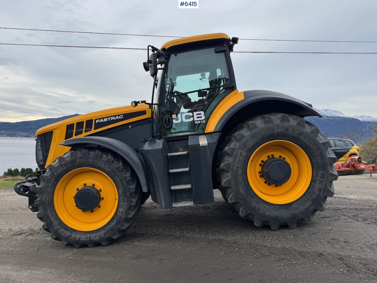 2012 JCB 8310 Fastrac w/ front hydraulics. - 拖拉机:图1 2012 JCB 8310 Fastrac w/ front hydraulics. - 拖拉机:图1