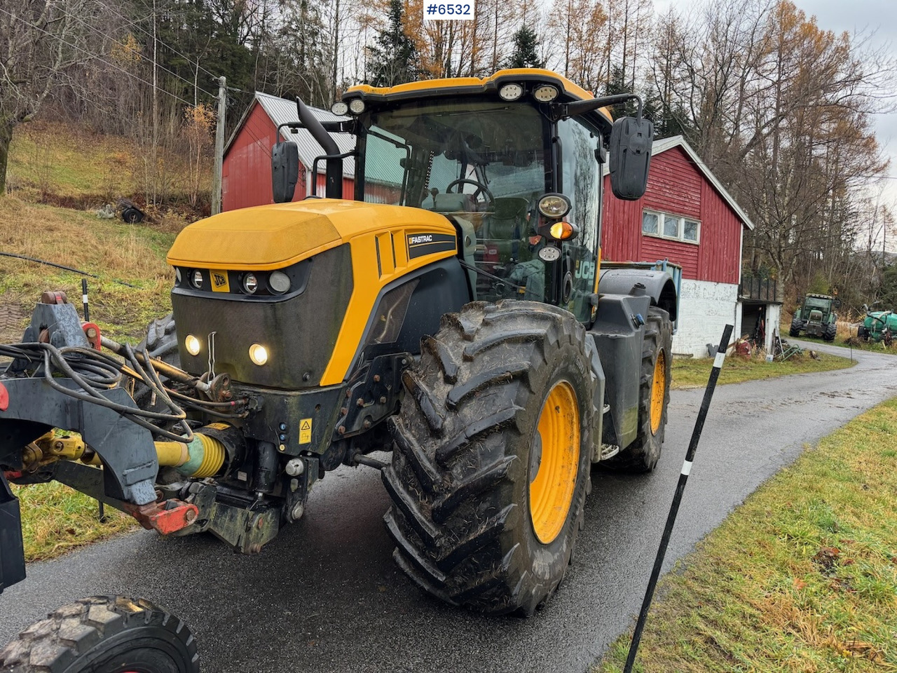 2015 JCB Fastrack 4220 w/ front hydraulics, front PTO and plow plate. Low hours! - 拖拉机:图2 2015 JCB Fastrack 4220 w/ front hydraulics, front PTO and plow plate. Low hours! - 拖拉机:图2
