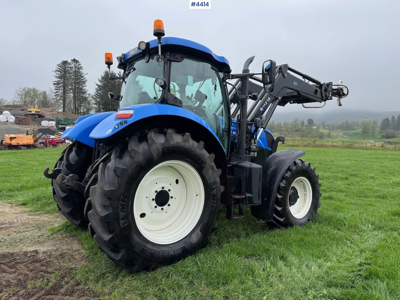 2015 New Holland T7.185 Auto Command w/Front Loader - 拖拉机:图4 2015 New Holland T7.185 Auto Command w/Front Loader - 拖拉机:图4