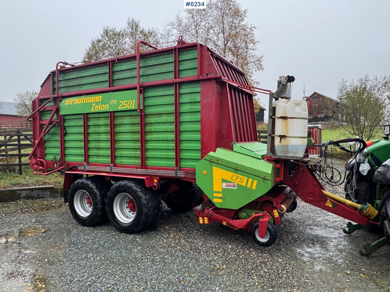2015 Strutmann Zelon CFS 2501 loader wagon - 干草和饲料设备:图3 2015 Strutmann Zelon CFS 2501 loader wagon - 干草和饲料设备:图3