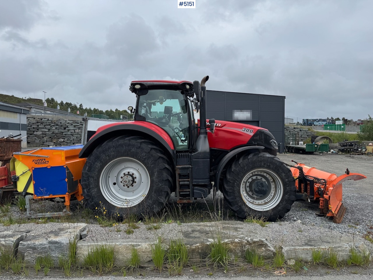 2016 Case IH Optum 300 CVX w/front hydraulics and plowing rig - 拖拉机:图2 2016 Case IH Optum 300 CVX w/front hydraulics and plowing rig - 拖拉机:图2