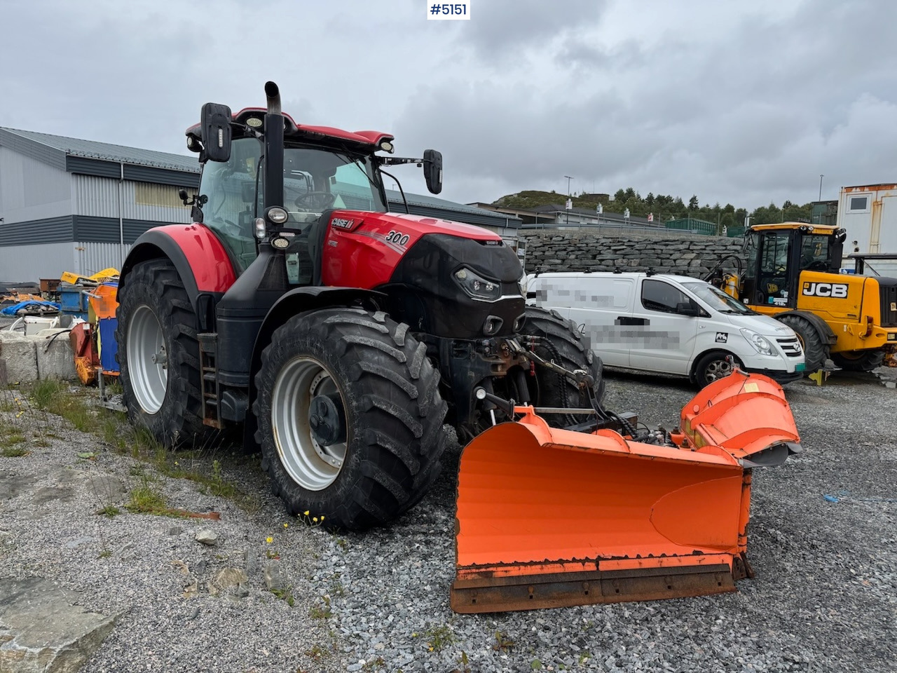 2016 Case IH Optum 300 CVX w/front hydraulics and plowing rig - 拖拉机:图3 2016 Case IH Optum 300 CVX w/front hydraulics and plowing rig - 拖拉机:图3