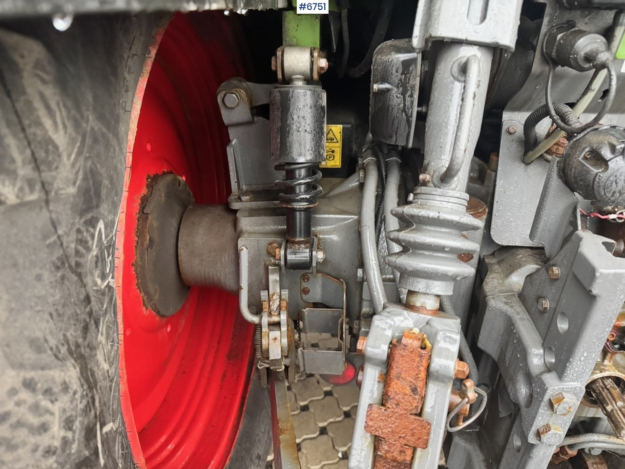 拖拉机 2019 Fendt 313 Vario w/ Front hydraulics and 2 sets of tires.：图11