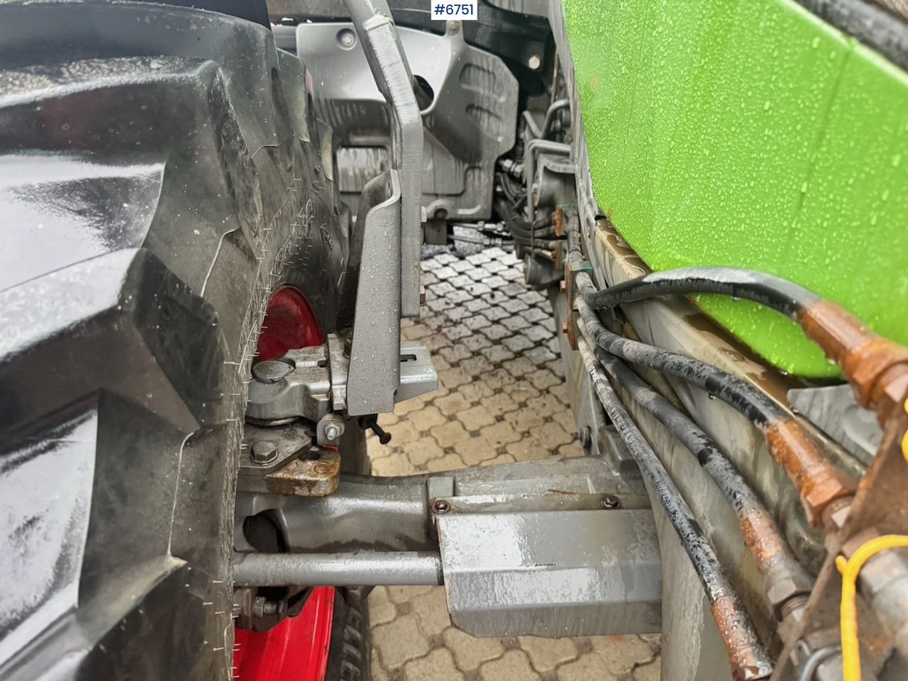 拖拉机 2019 Fendt 313 Vario w/ Front hydraulics and 2 sets of tires.：图16