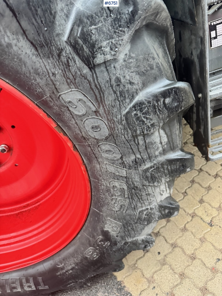 拖拉机 2019 Fendt 313 Vario w/ Front hydraulics and 2 sets of tires.：图15
