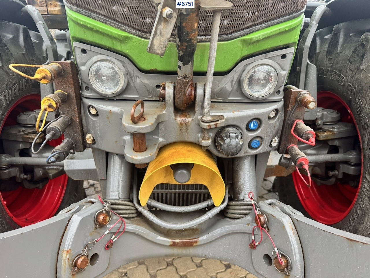 拖拉机 2019 Fendt 313 Vario w/ Front hydraulics and 2 sets of tires.：图9