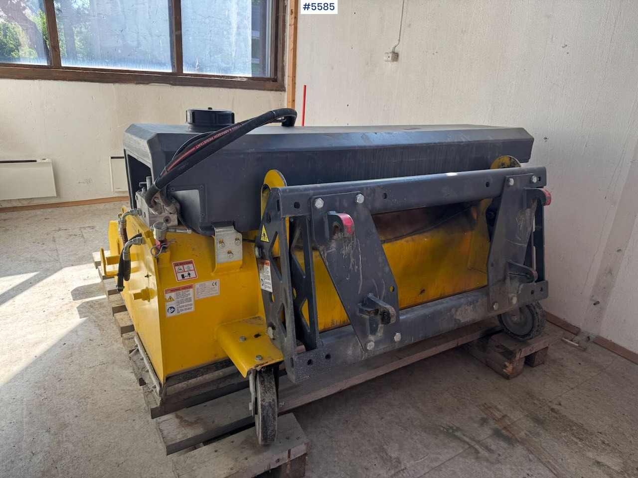 2019 Vama EHK A 2000 sweeper with collector - 扫地机:图2 2019 Vama EHK A 2000 sweeper with collector - 扫地机:图2