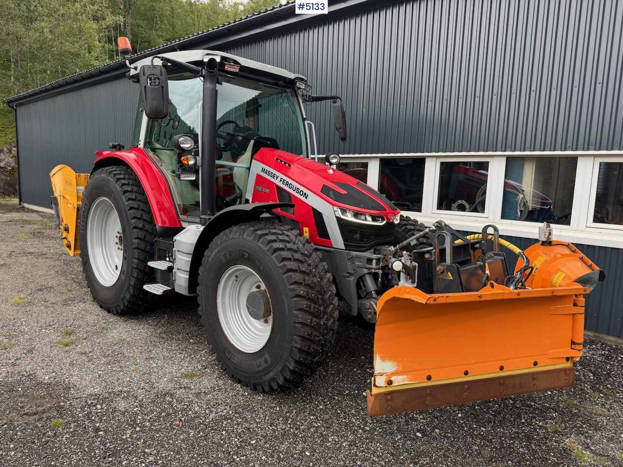 2022 Massey Ferguson 5S.105 w/front hydraulics and plowing rig - 拖拉机:图1 2022 Massey Ferguson 5S.105 w/front hydraulics and plowing rig - 拖拉机:图1