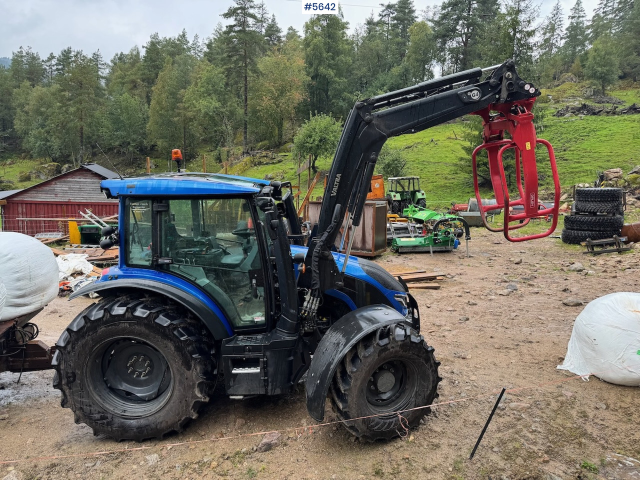 2022 Valtra G105 with front loader and 2 sets of tires - 拖拉机:图5 2022 Valtra G105 with front loader and 2 sets of tires - 拖拉机:图5