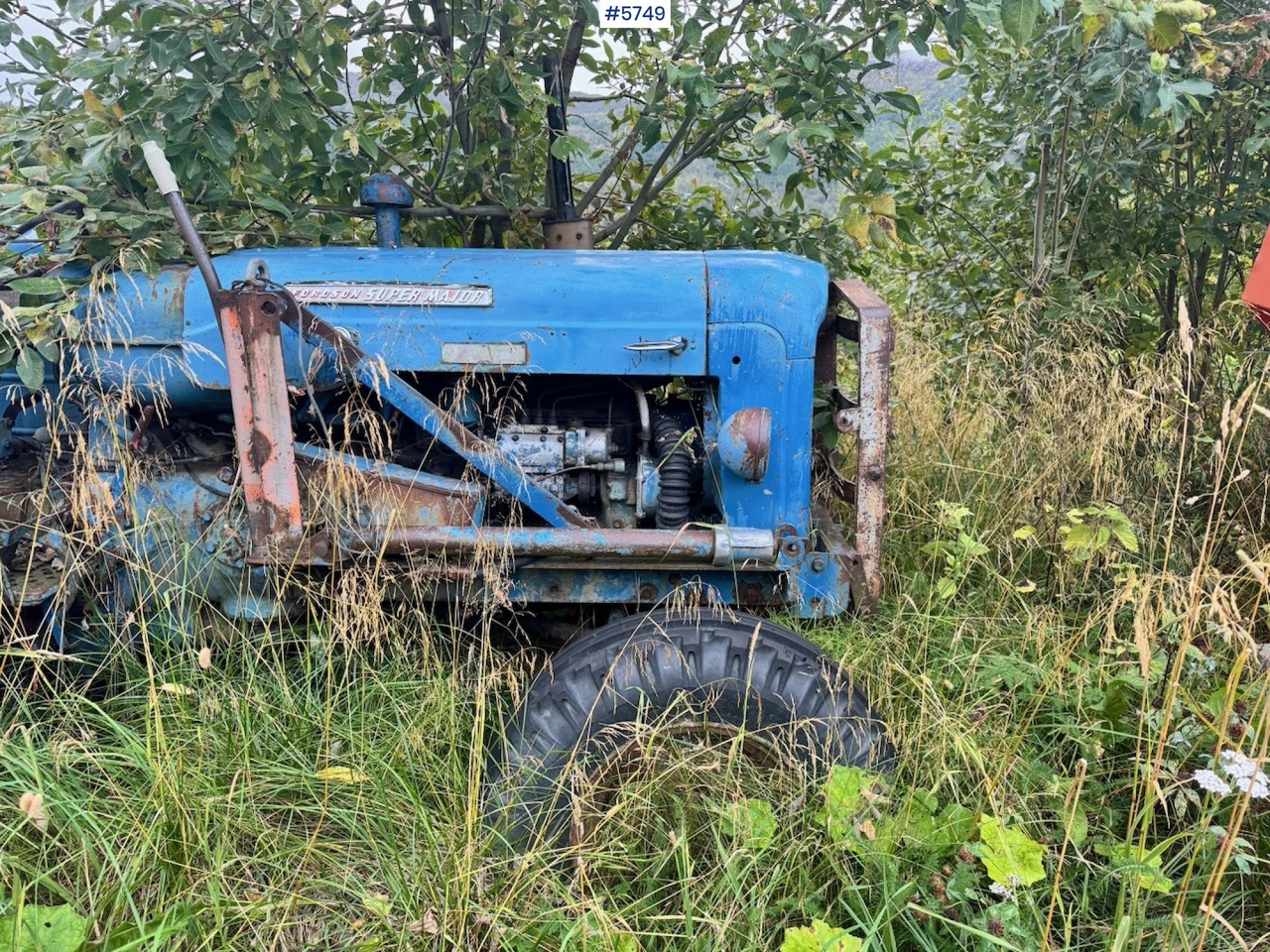 Ca. 1961 Fordson Super Major 4×2 Tractor w/ Bucket - 拖拉机:图3 Ca. 1961 Fordson Super Major 4×2 Tractor w/ Bucket - 拖拉机:图3