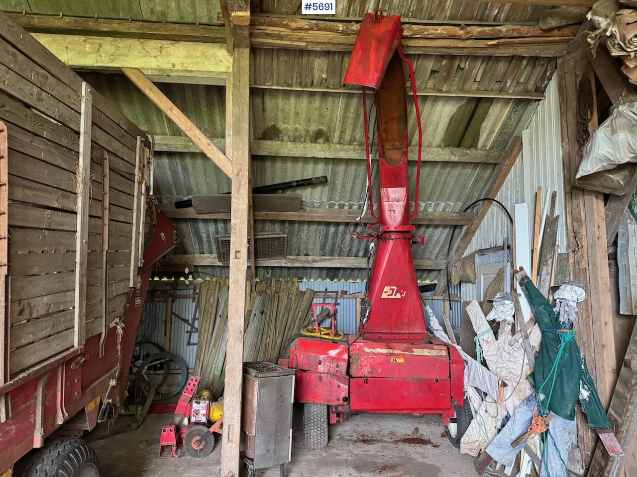 JF FC 850 Fine shredder + a dividing machine. - 干草和饲料设备:图3 JF FC 850 Fine shredder + a dividing machine. - 干草和饲料设备:图3