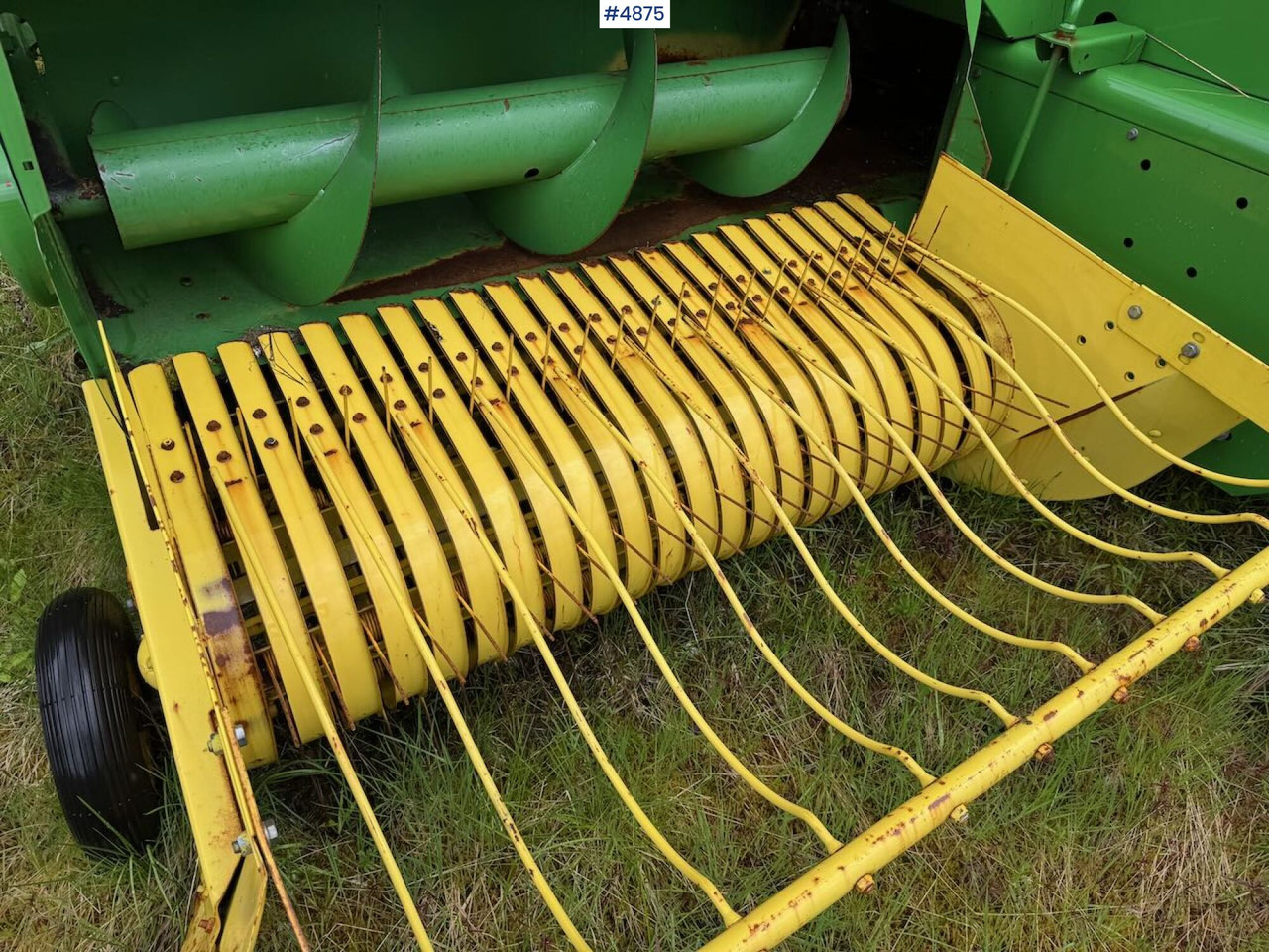John Deere 332A square baler - 干草和饲料设备:图5 John Deere 332A square baler - 干草和饲料设备:图5