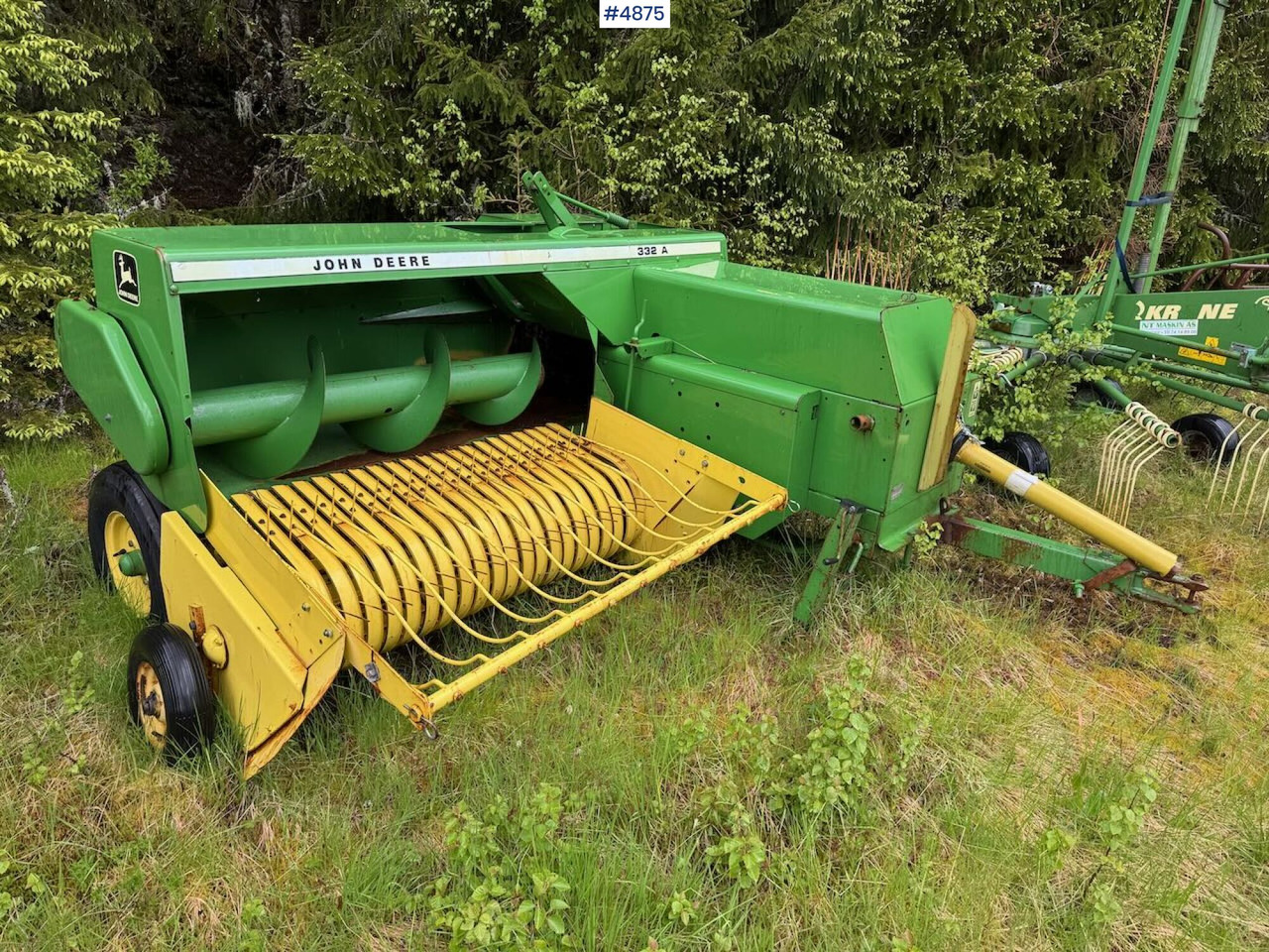 John Deere 332A square baler - 干草和饲料设备:图1 John Deere 332A square baler - 干草和饲料设备:图1