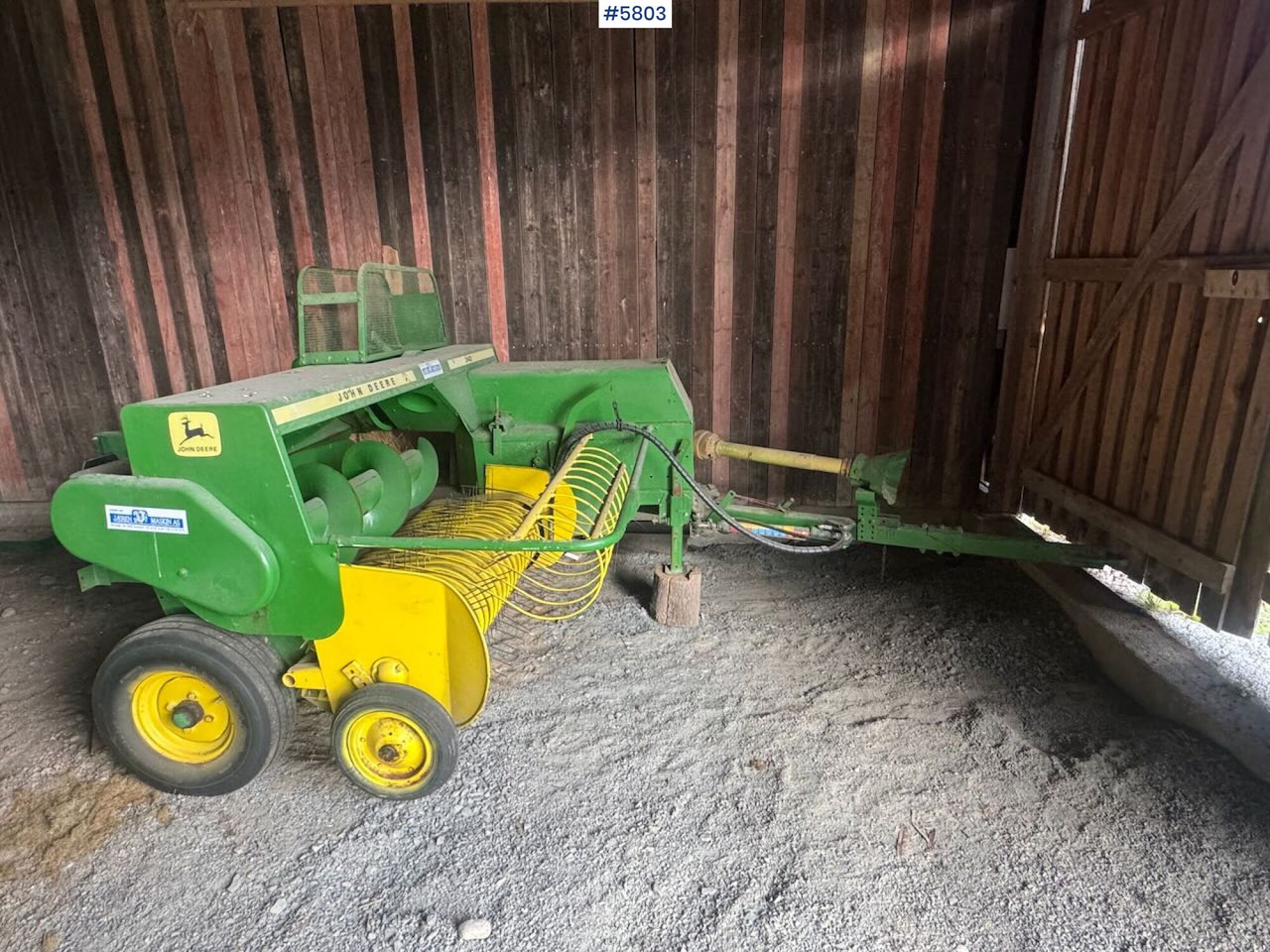 John Deere 342 - 干草和饲料设备:图3 John Deere 342 - 干草和饲料设备:图3