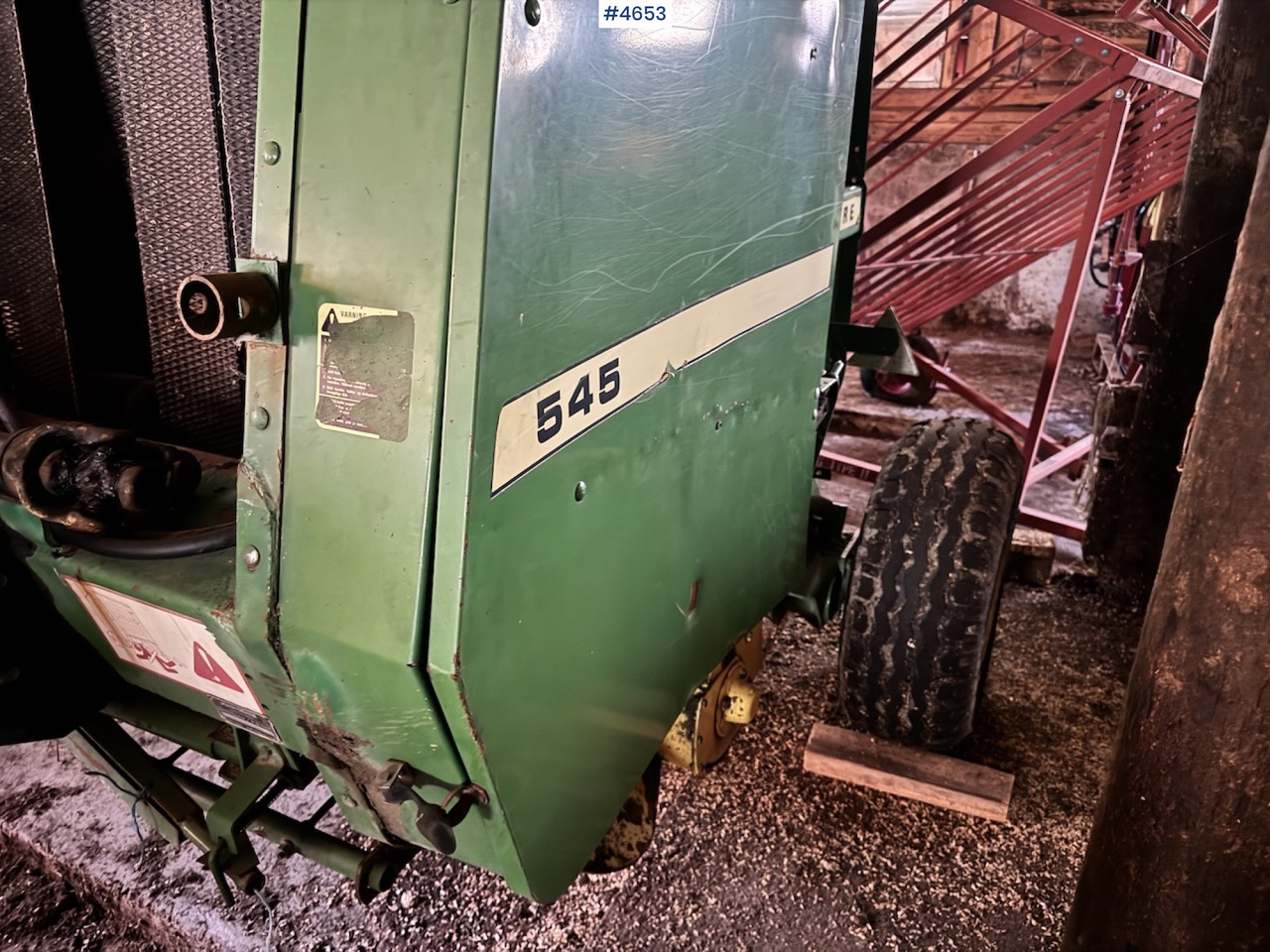John Deere 545 Round Baler - 干草和饲料设备:图5 John Deere 545 Round Baler - 干草和饲料设备:图5