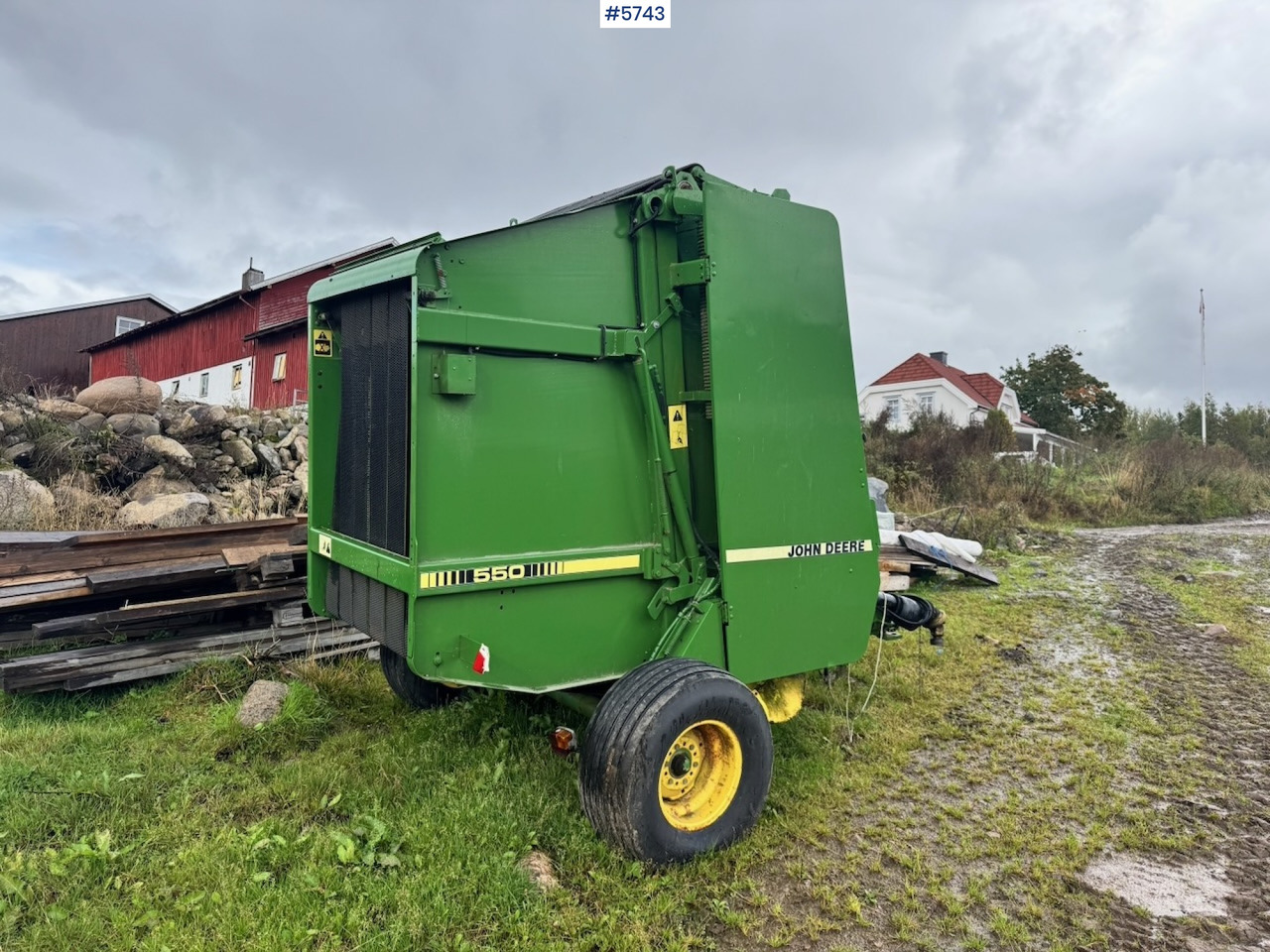 John Deere 550 Round Baler. - 干草和饲料设备:图1 John Deere 550 Round Baler. - 干草和饲料设备:图1