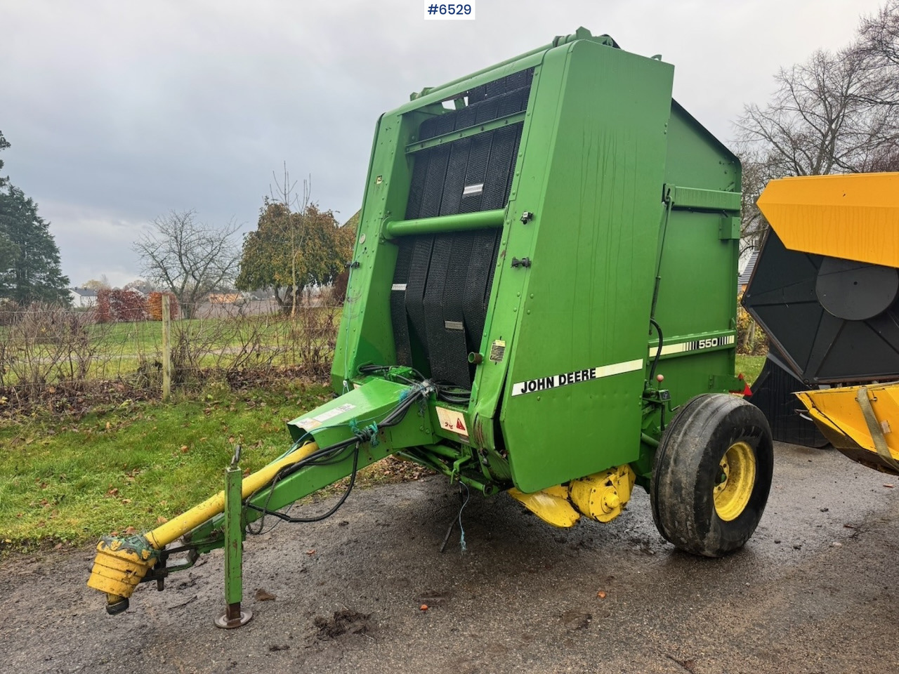John Deere 550 Rundballepresse m/ Styreboks. - 干草和饲料设备:图5 John Deere 550 Rundballepresse m/ Styreboks. - 干草和饲料设备:图5