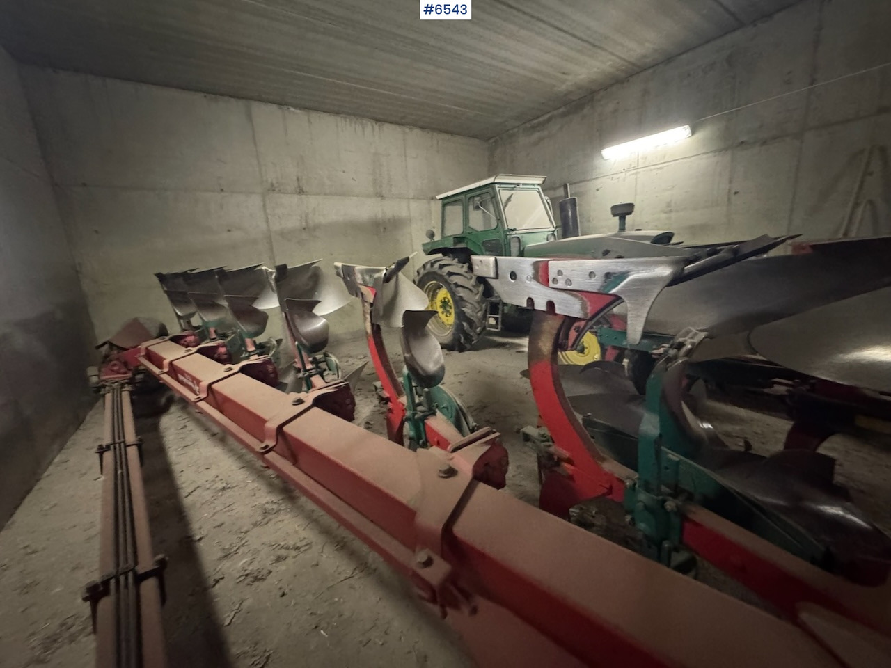 Kverneland PB100 6-Flour Vario Semi-Reversible Plough - 土壤耕作设备:图5 Kverneland PB100 6-Flour Vario Semi-Reversible Plough - 土壤耕作设备:图5