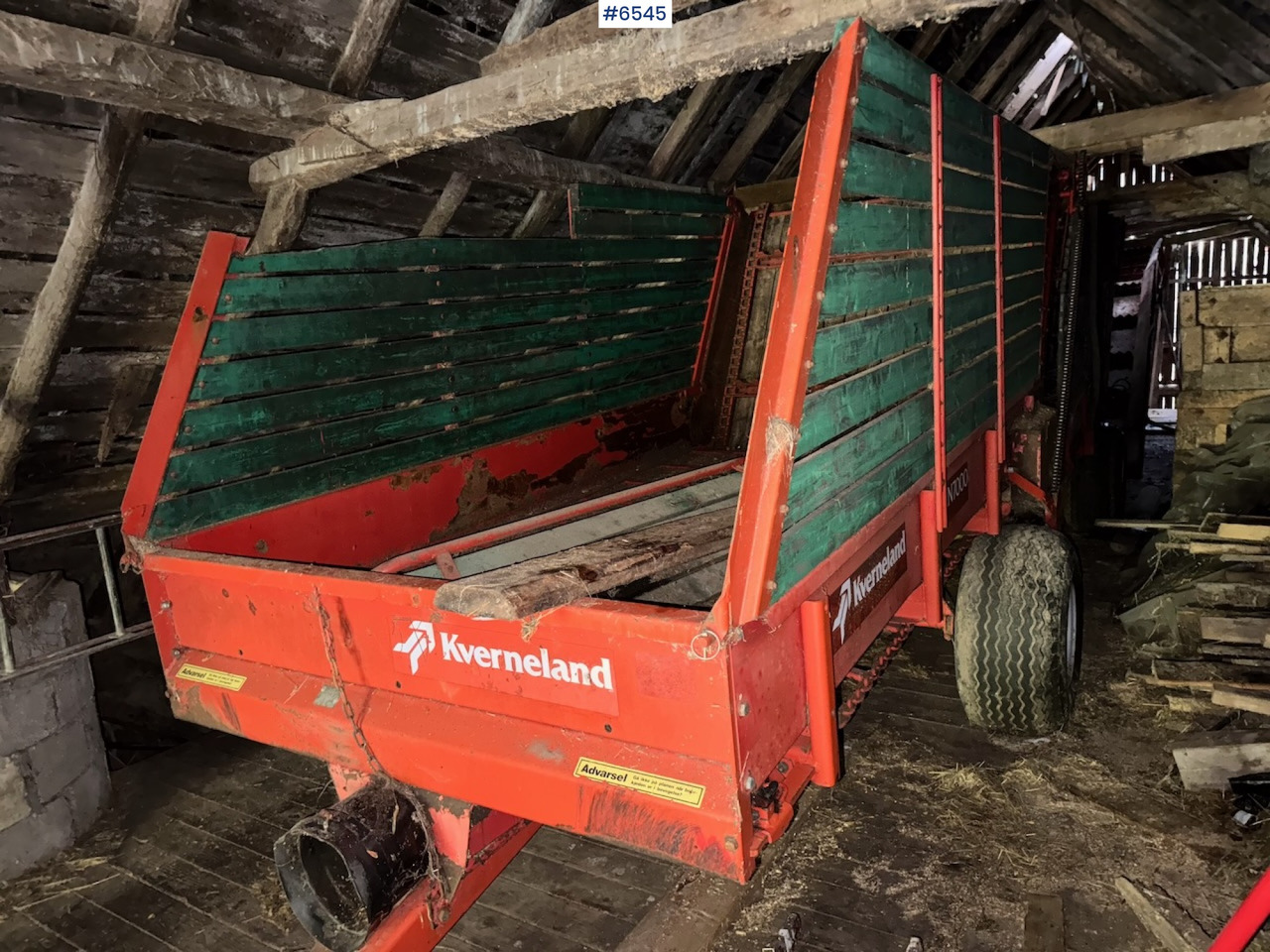 Kverneland UN 7000 Harvesting wagon w/ throwing roller. - 干草和饲料设备:图1 Kverneland UN 7000 Harvesting wagon w/ throwing roller. - 干草和饲料设备:图1
