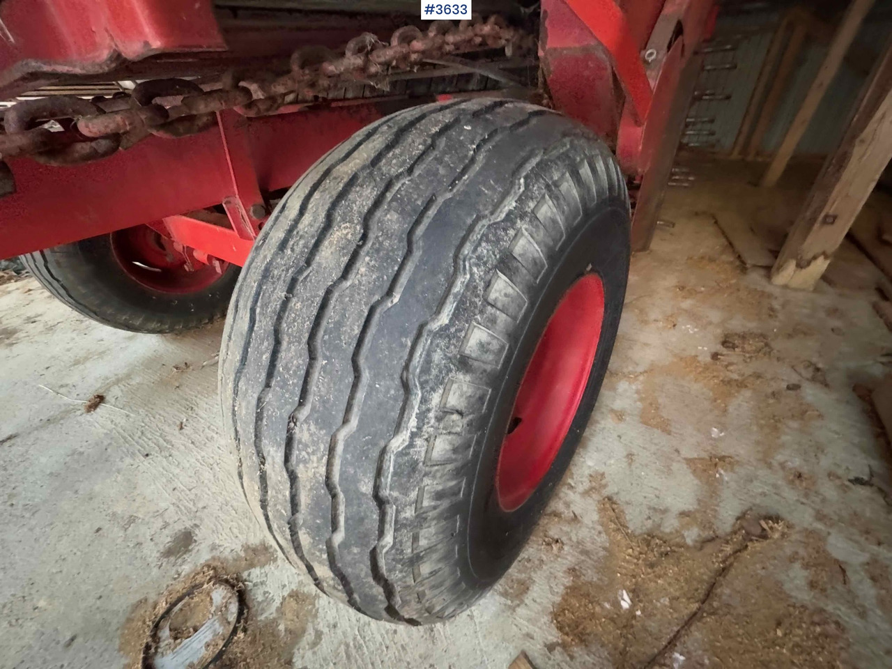 干草和饲料设备 Kverneland UN7000 unloading trailer:图17 干草和饲料设备 Kverneland UN7000 unloading trailer:图17