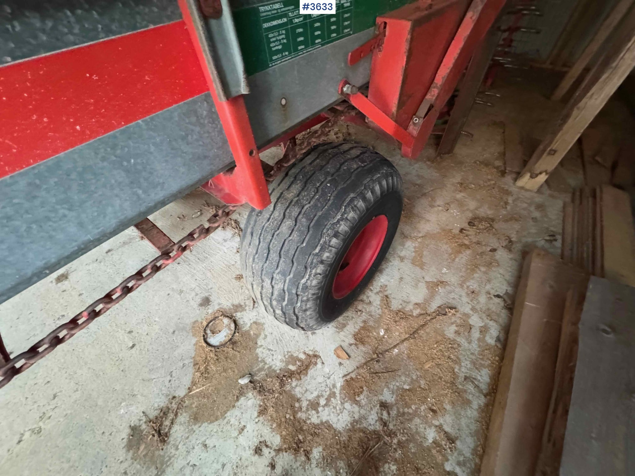 干草和饲料设备 Kverneland UN7000 unloading trailer:图16 干草和饲料设备 Kverneland UN7000 unloading trailer:图16