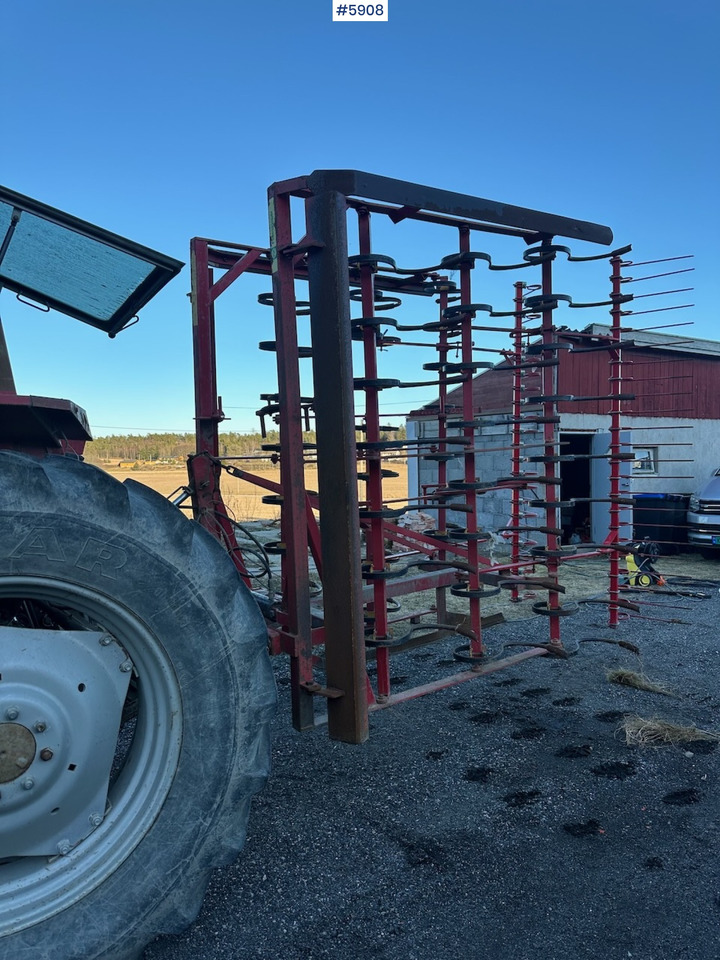 Väderstad Cultivator 4.6 m - 土壤耕作设备:图4 Väderstad Cultivator 4.6 m - 土壤耕作设备:图4