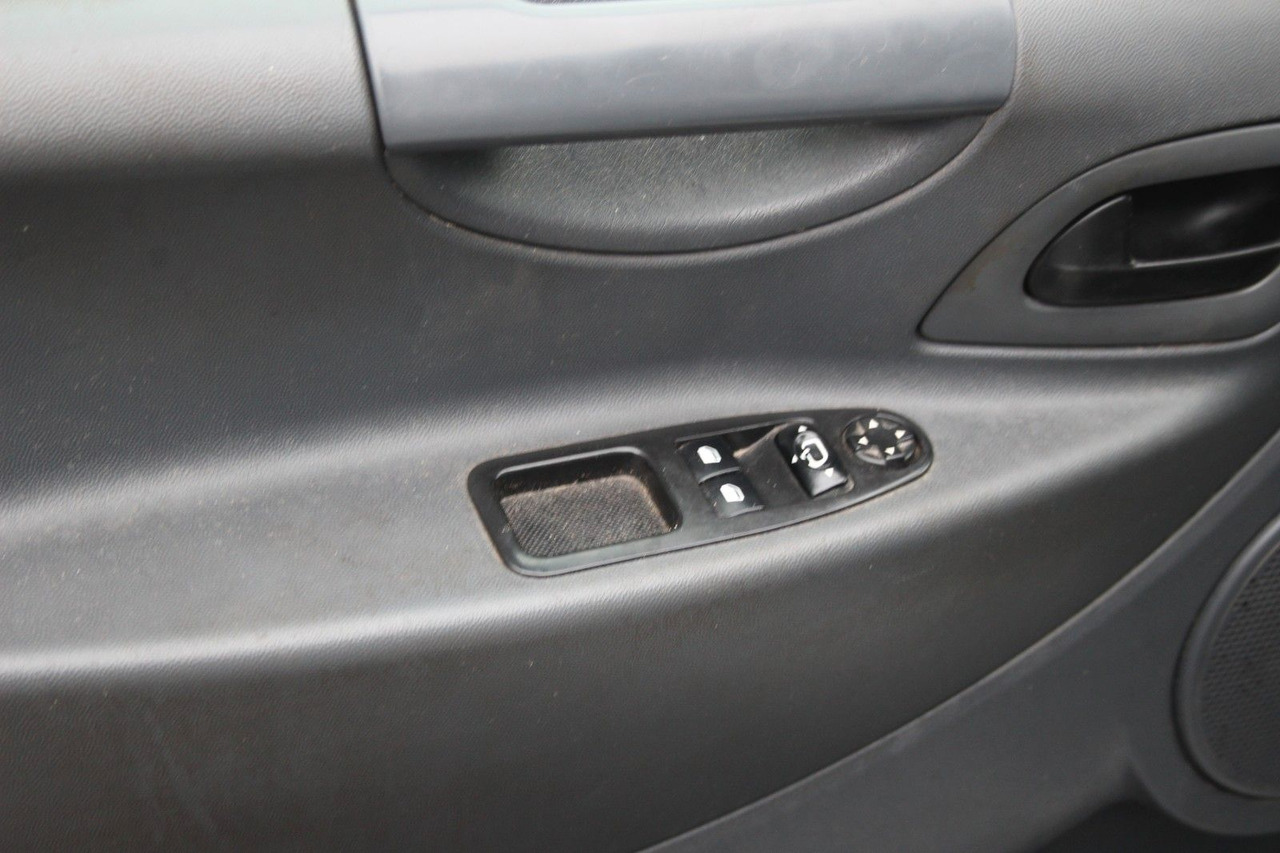 Fiat Scudo Multicab L2H1 130 Multijet 5Sitze Klima - 紧凑型面包车, 康比货车:图4 Fiat Scudo Multicab L2H1 130 Multijet 5Sitze Klima - 紧凑型面包车, 康比货车:图4