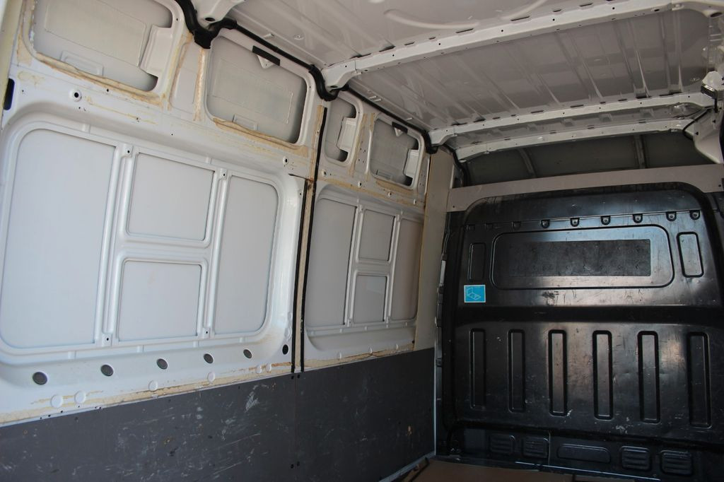 Hyundai H350 Klima L2H2 1.Hand 137tKM  租赁 Hyundai H350 Klima L2H2 1.Hand 137tKM：图12