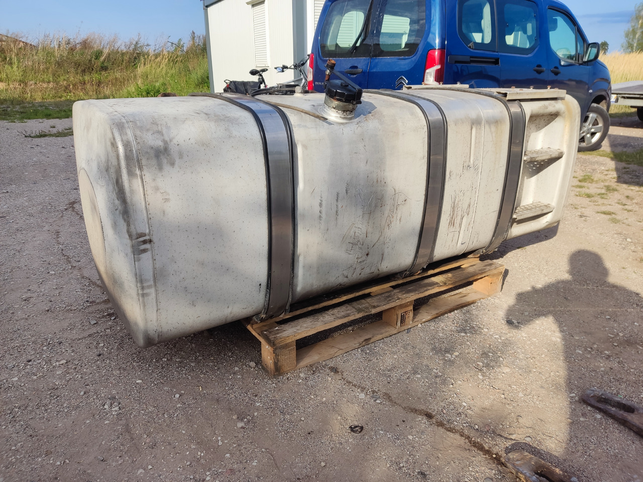 MAN TGA TGX fuel tank 910L - 燃料箱:图1 MAN TGA TGX fuel tank 910L - 燃料箱:图1