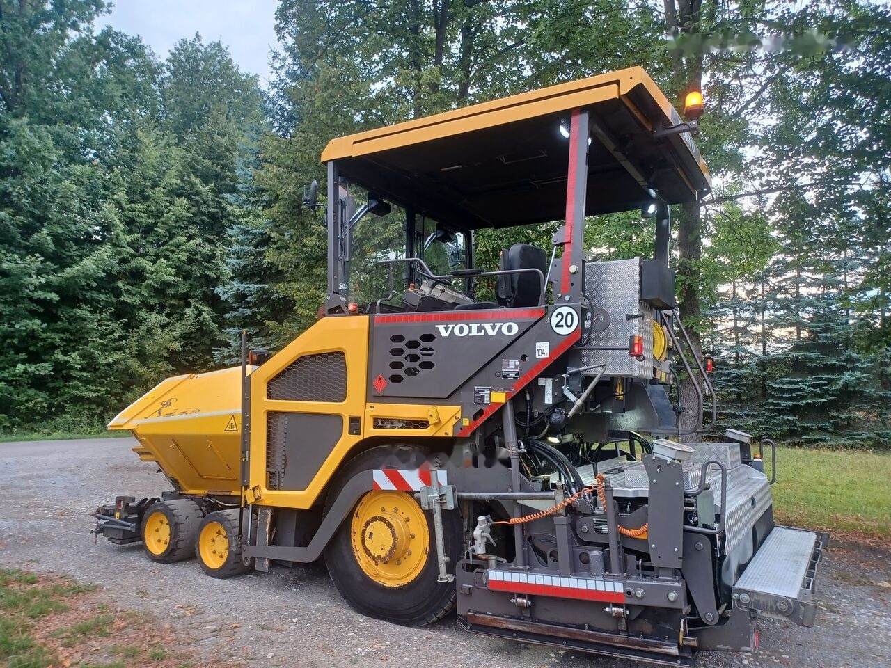 Volvo-ABG P6870C - 沥青铺路机:图1 Volvo-ABG P6870C - 沥青铺路机:图1