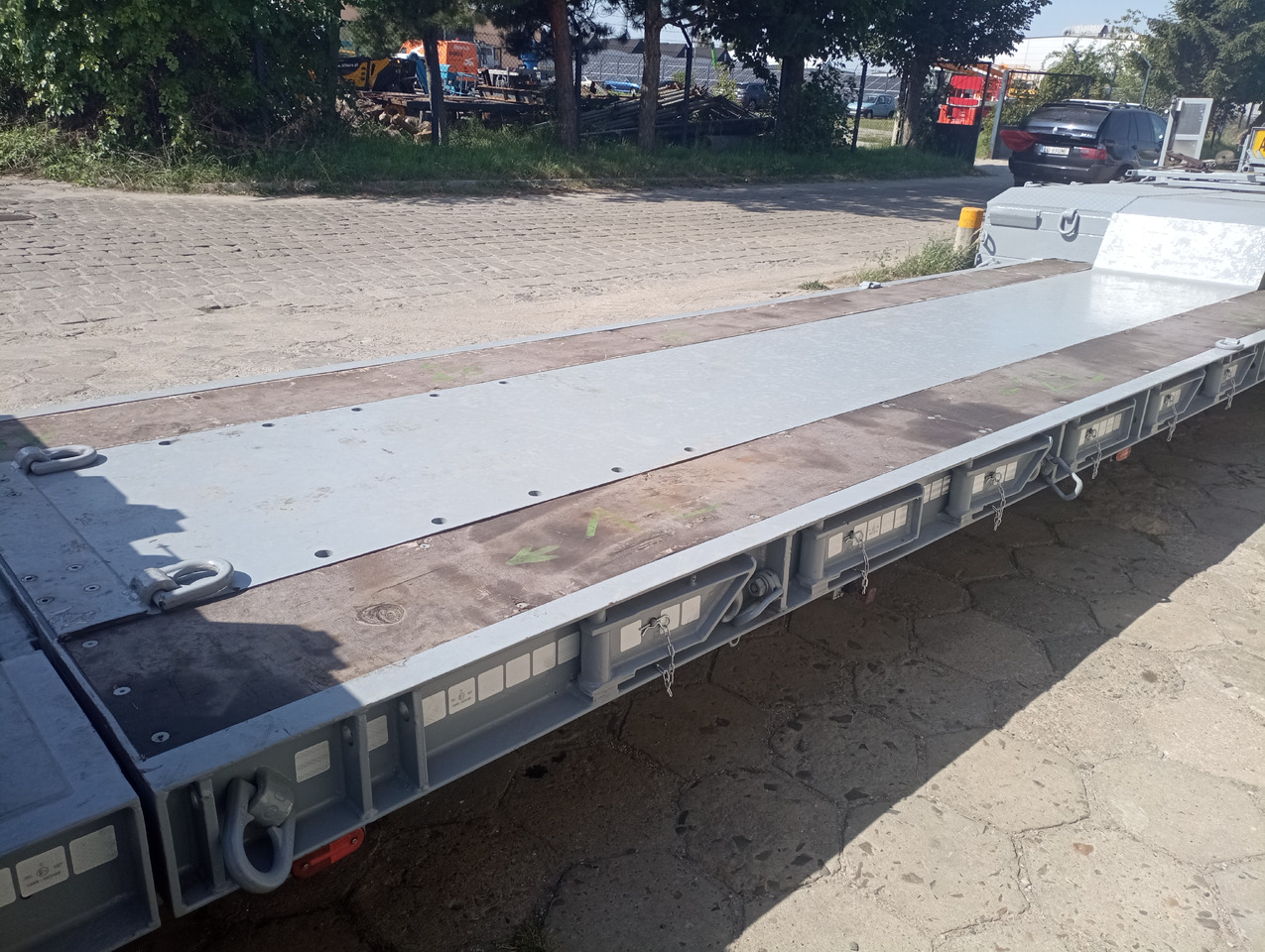 BERTOJA Tiefbett marki Bertoja 2-osie skrętne po kapitalnym remoncie - 低装载半拖车:图2 BERTOJA Tiefbett marki Bertoja 2-osie skrętne po kapitalnym remoncie - 低装载半拖车:图2