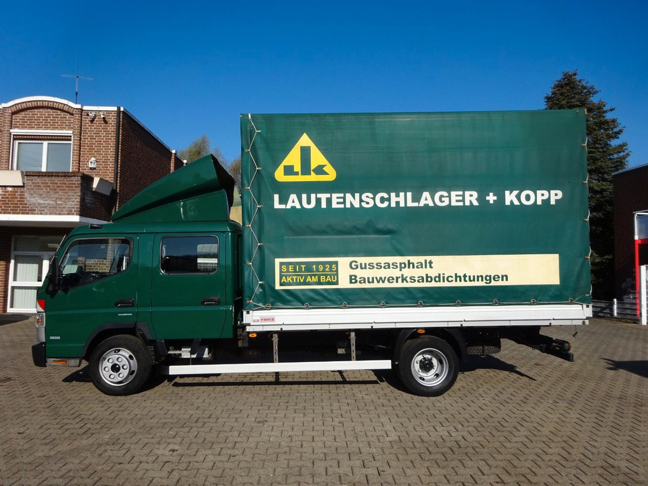 FUSO 7C180D Canter mit Doppelkabine 4x2 - 侧帘货车, 康比货车:图3 FUSO 7C180D Canter mit Doppelkabine 4x2 - 侧帘货车, 康比货车:图3