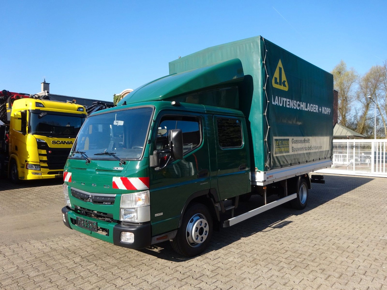 FUSO 7C180D Canter mit Doppelkabine 4x2 - 侧帘货车, 康比货车:图2 FUSO 7C180D Canter mit Doppelkabine 4x2 - 侧帘货车, 康比货车:图2